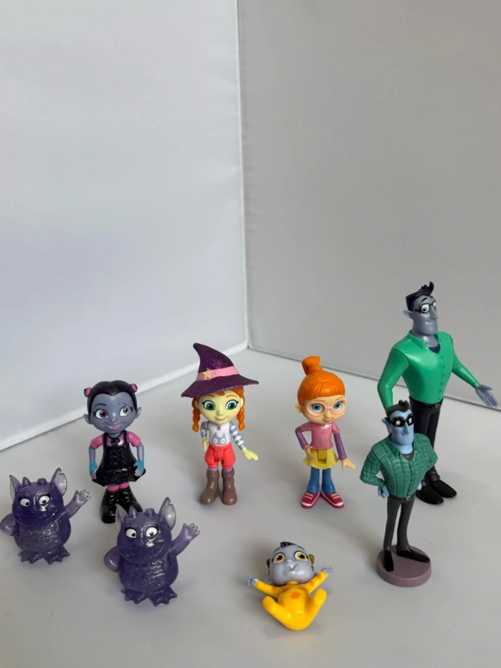 Disney Junior Vampirina Fangtastic Friends Action Figure Loy of Toys - Picture 1 of 12